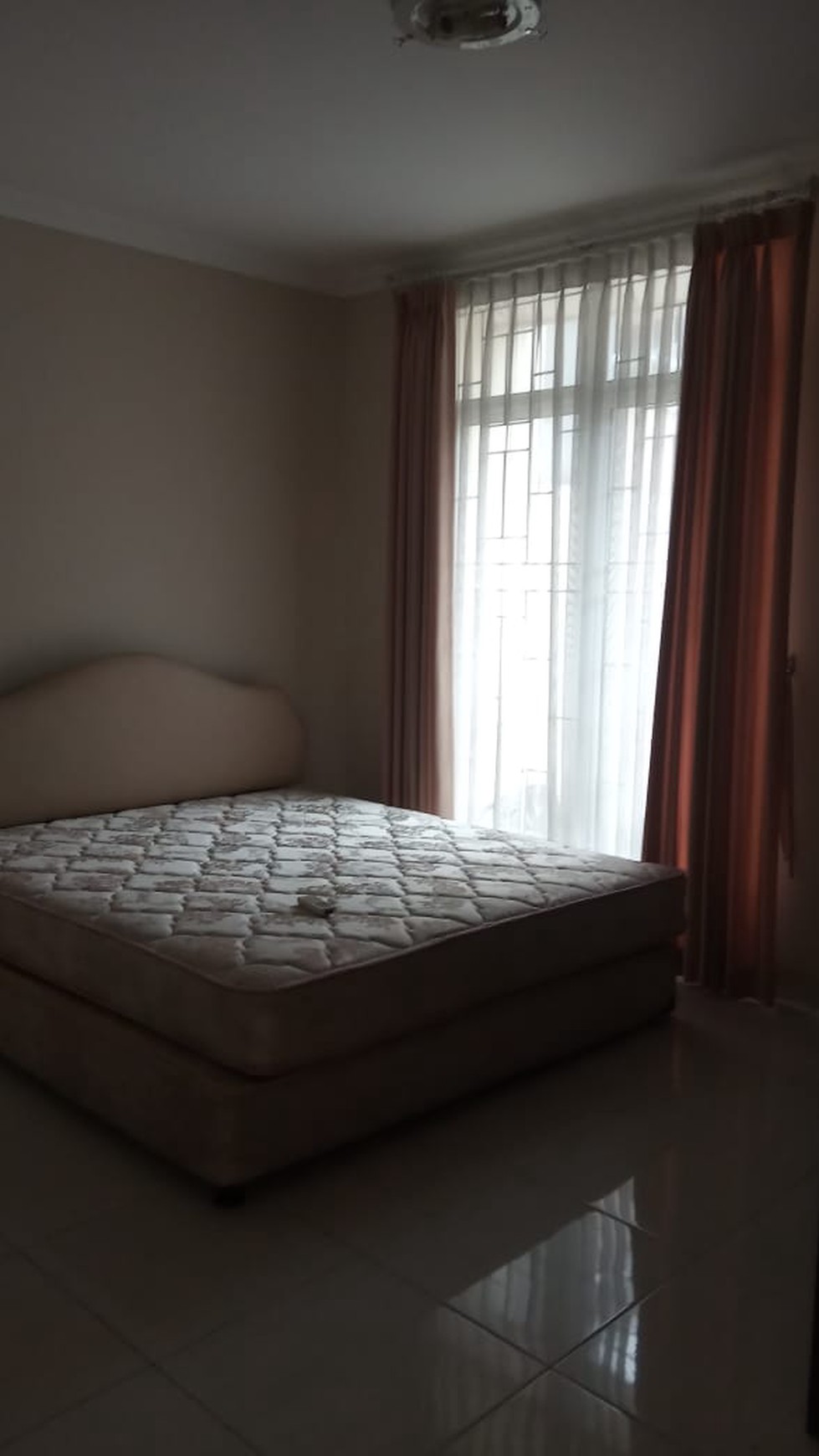 Disewakan Rumah di Danau biru - Lippo Karawaci Tangerang