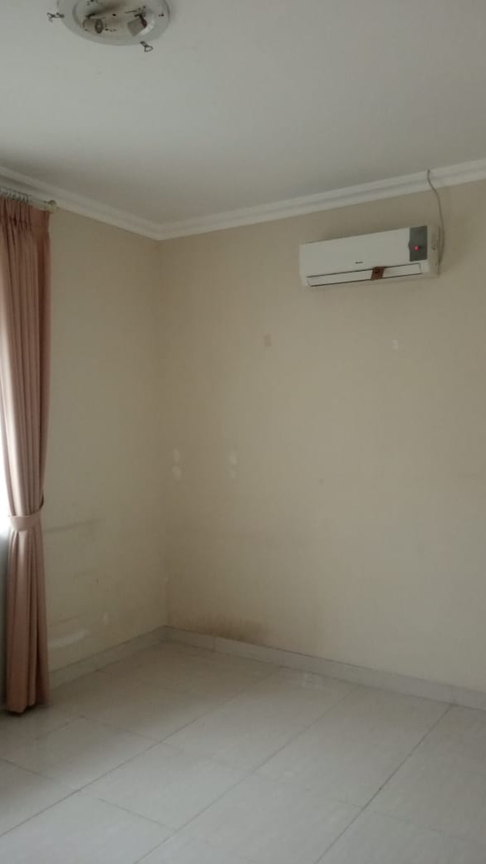 Disewakan Rumah di Danau biru - Lippo Karawaci Tangerang