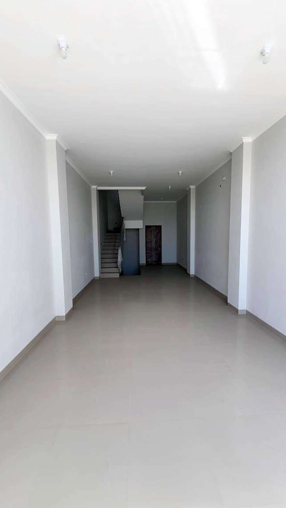 Jual Ruko di Raya Dharmahusada Indah, Baru Gress, Lokasi Strategis Ramai, Nol Jalan Raya, Parkir Luas - TAN -