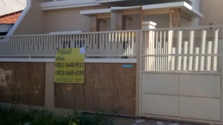 Rumah jalan barata jaya Surabaya