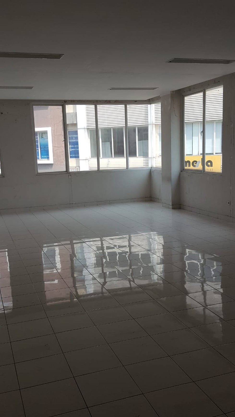 RUKO DI KOMPLEK SINPASA SUMMARECON BEKASI.