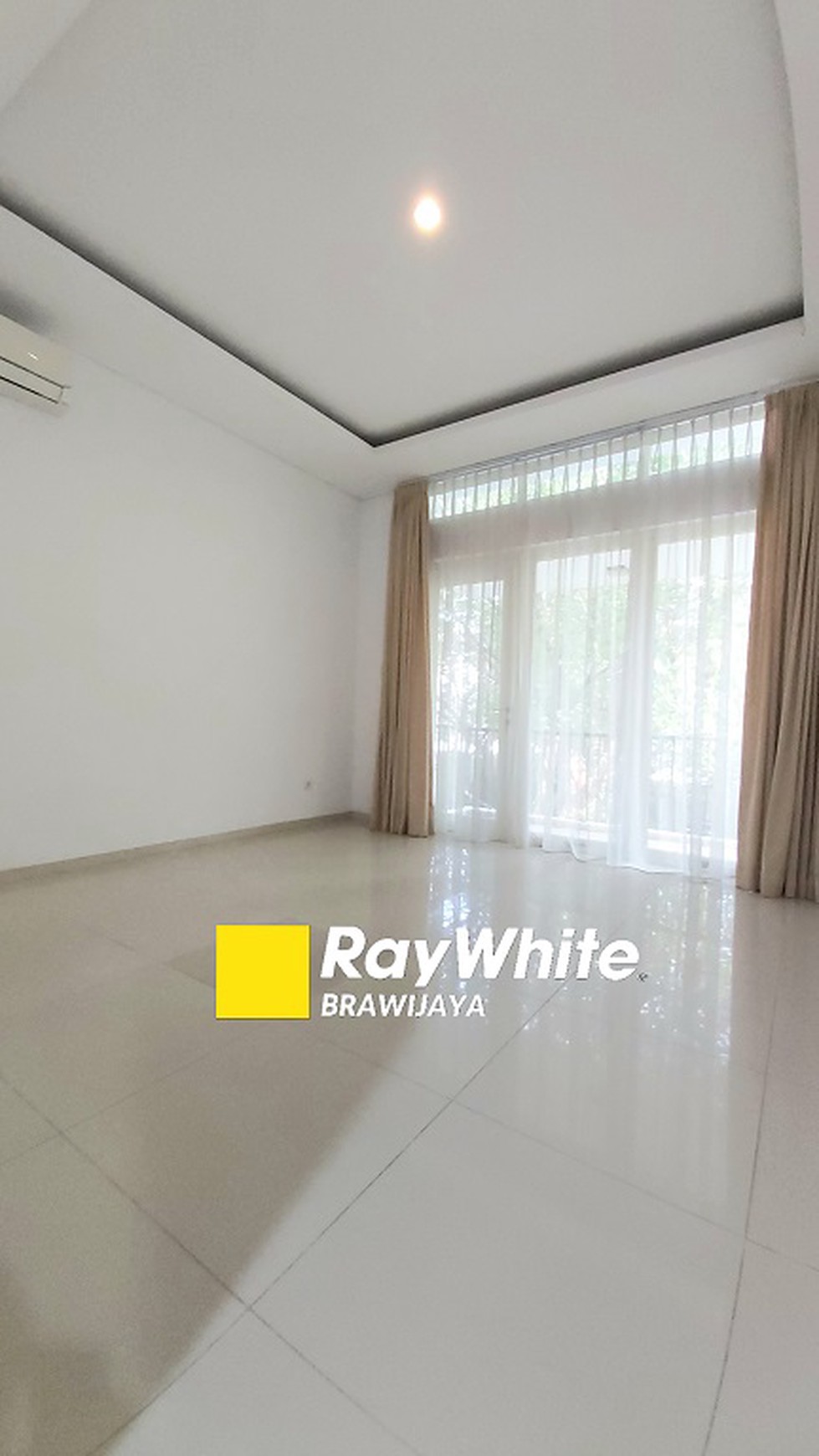 Rumah di Serenia Hills 1, Lebak Bulus, 3 Bedrooms, Semi Furnished, Siap Huni