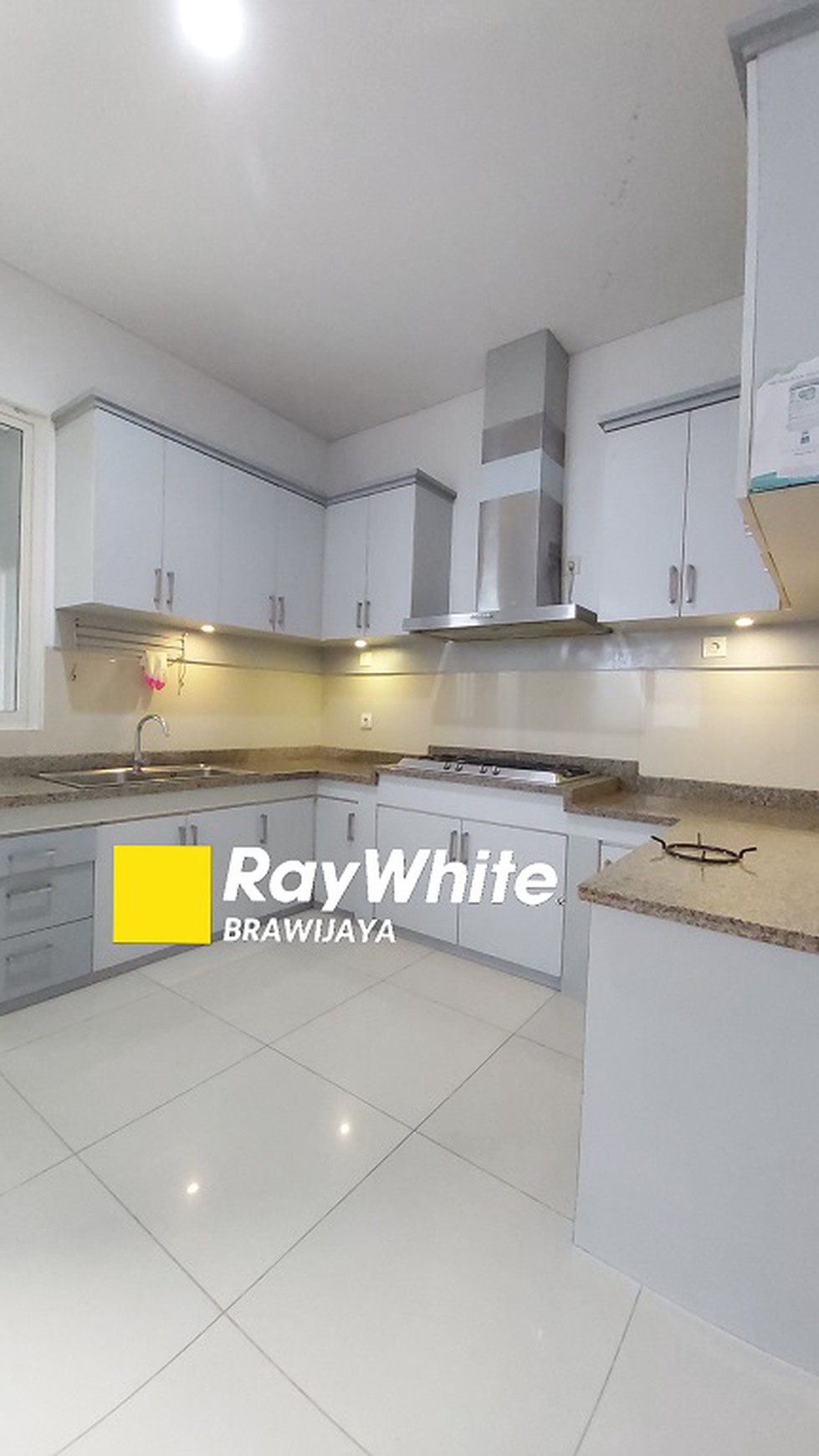 Rumah di Serenia Hills Tahap 1, Lebak Bulus, Jakarta Selatan, 3 Bedroom, Siap Huni