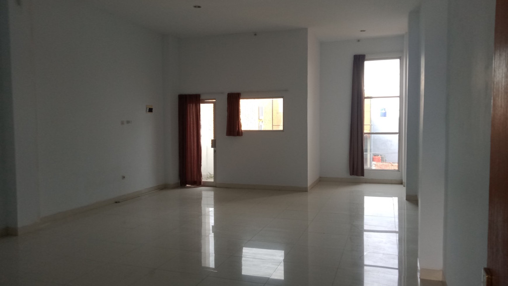 RUKO COCOK UNTUK USAHA/KANTOR, DI JL SIMANJUNTAK, JOGJA