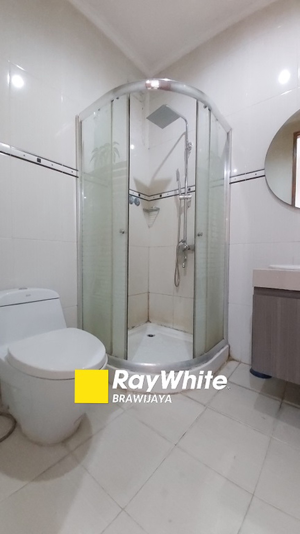 TOWNHOUSE DI KEMANG UTARA, JAKARTA UTARA, DALAM CLUSTER, SIAP HUNI, FURNISHED, 3 BR