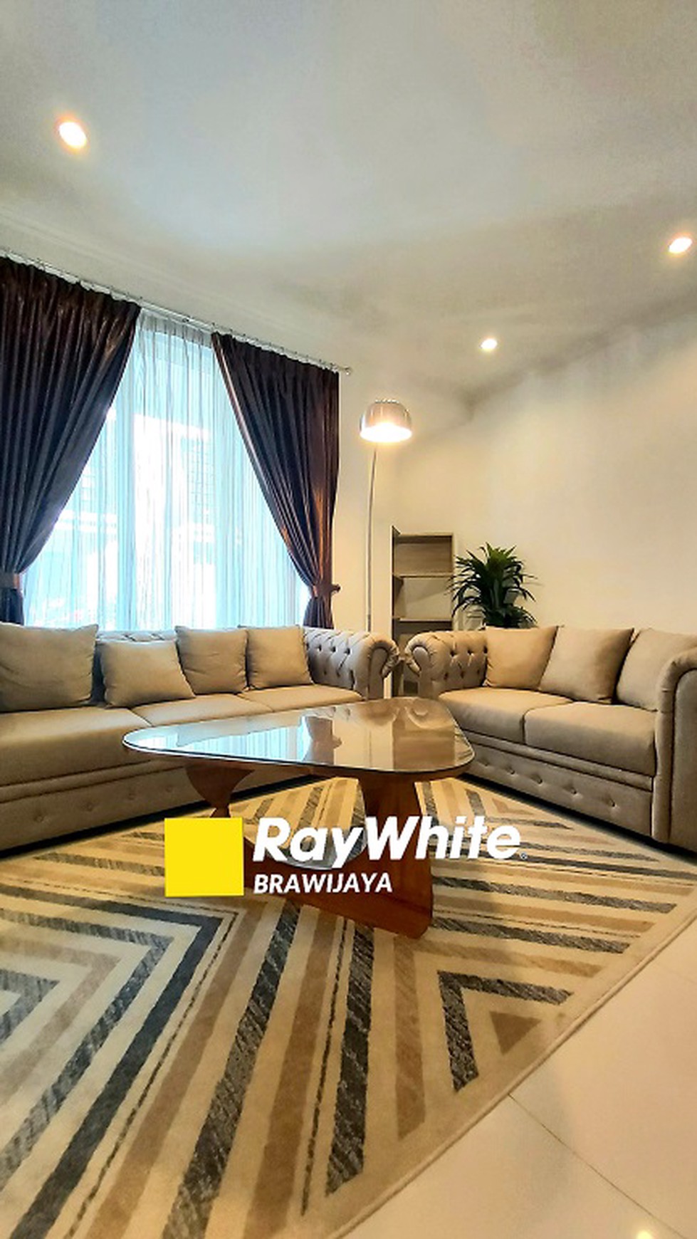 TOWNHOUSE DI KEMANG UTARA, JAKARTA SELATAN, DALAM CLUSTER, FURNISHED