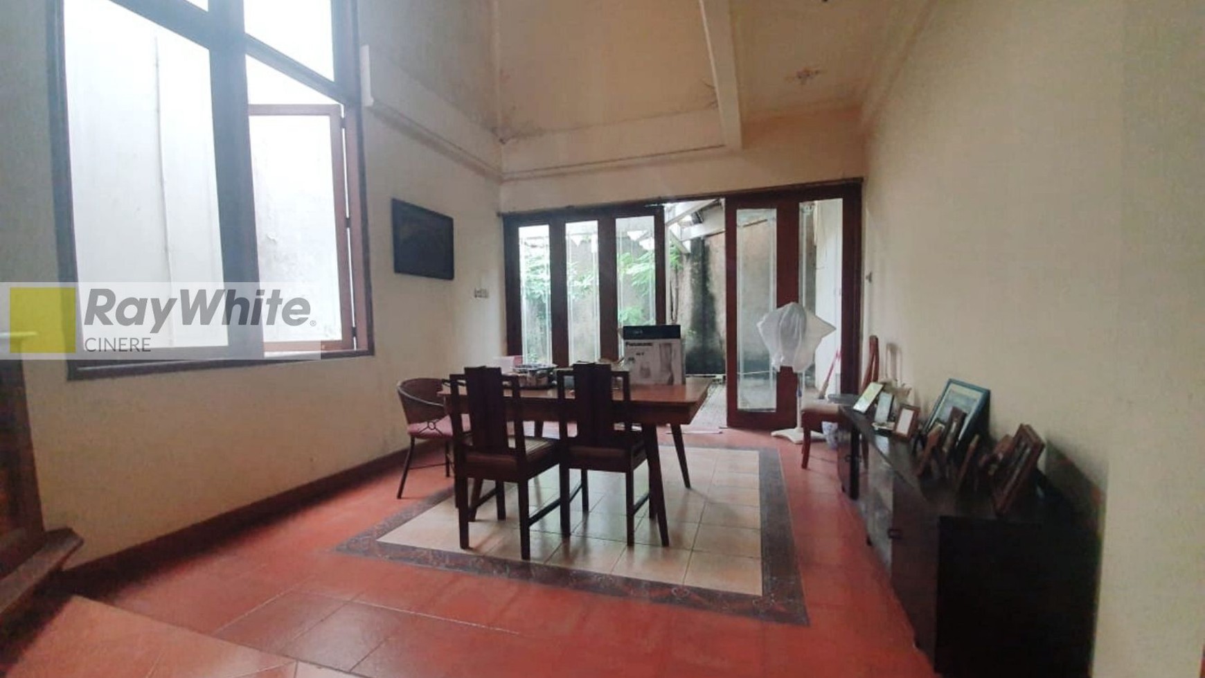 Rumah modern minimalis di Pangkalan Jati