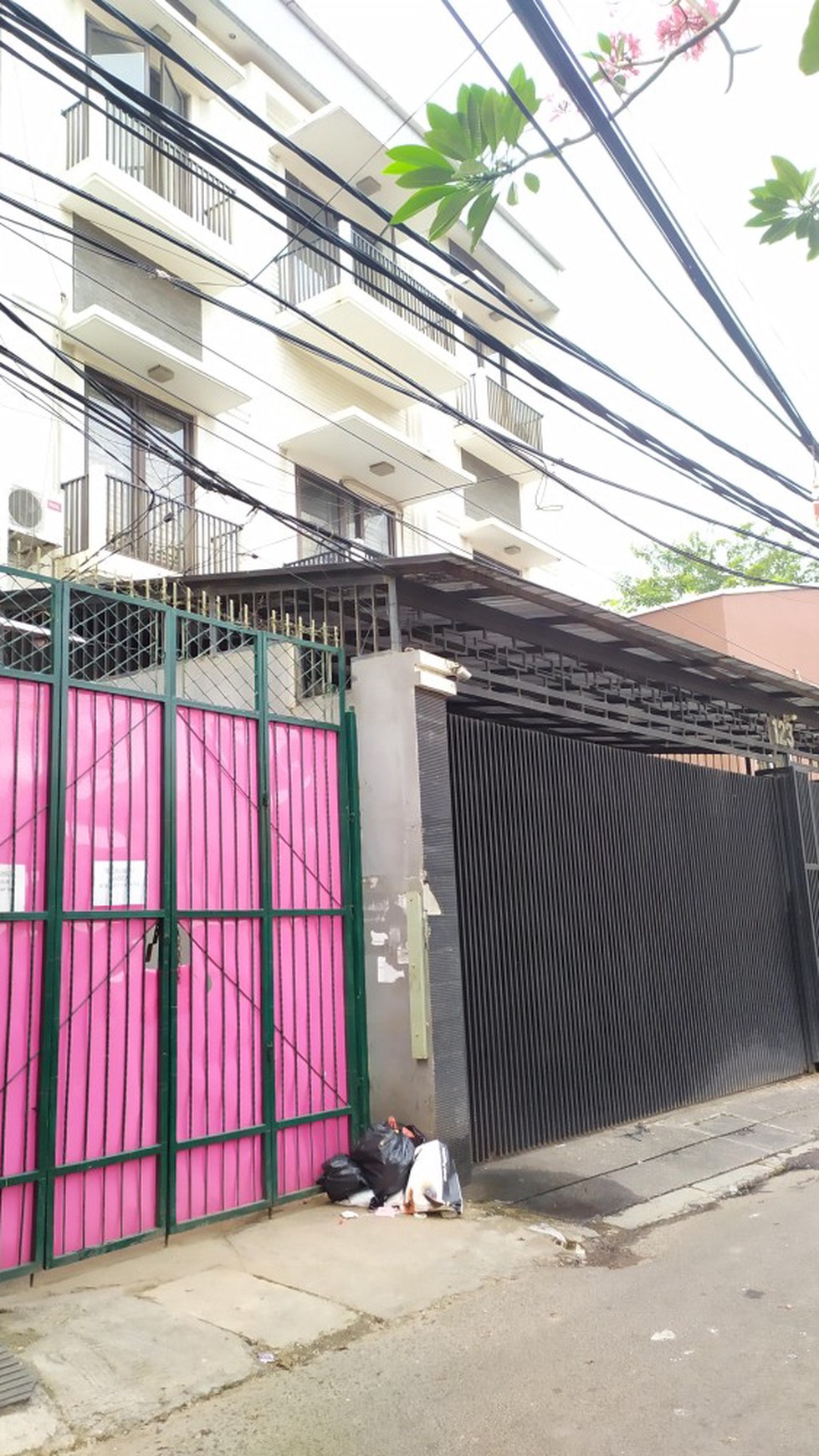 Ruko ada Lift Barang Jl. Kebon Kacang
