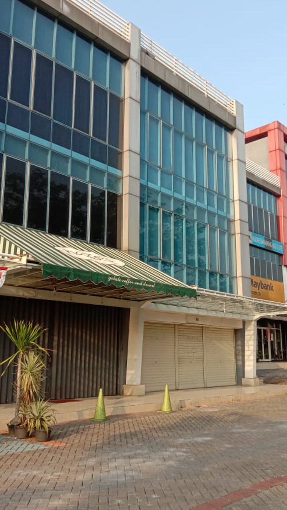 Ruko Siap Pakai, Kawasan Ramai dan Exclusive @Ruko Emerald Avenue, Bintaro