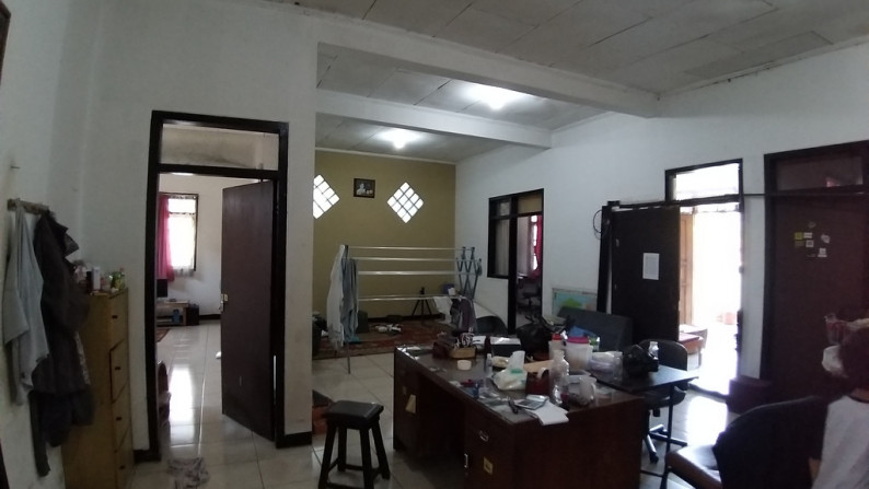 Rumah di Jalan Raya Ciparay - Majalaya . cocok untuk Usaha