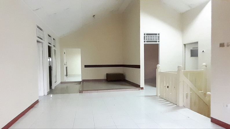 Rumah Komersial di Sektor IX Bintaro Jaya, Luas 227m Harga 250 Jt/Thn nego sampai DEAL