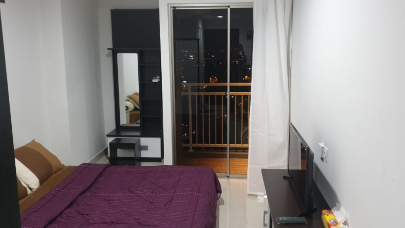 Disewakan Apartemen tipe studio. lengkap sudah full furnished. Dekat mall  hanya 5 menit.