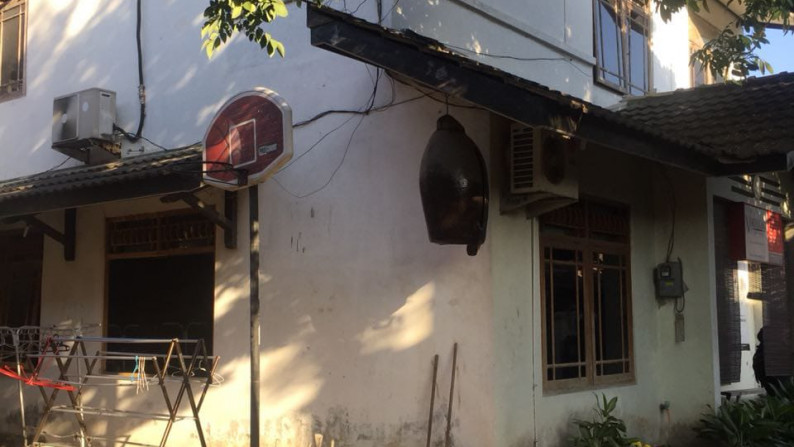 RUMAH TINGGAL 2 LANTAI DI JL SURYODININGRATAN, YOGYAKARTA