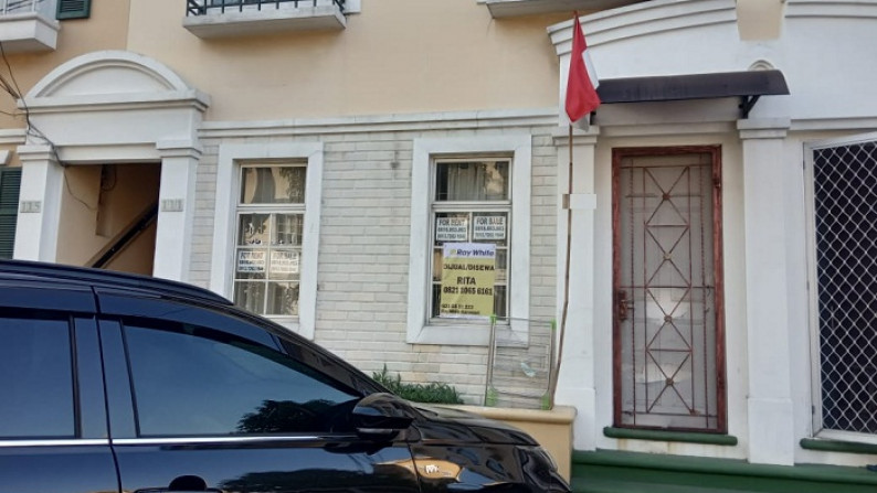 Dijual Townhouse Di Taman Hijau - Lippo Karawaci, Tangerang