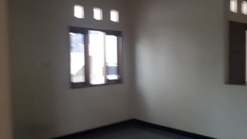 RUMAH KOST ESKLUSIF, DI DALAM PERUMAHAN GRIYA MUTIARA MAGUWOHARJO