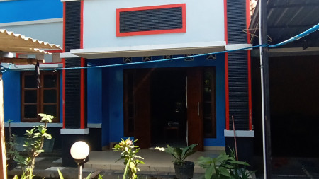 RUMAH 5 KAMAR + KIOS DI JL MANISRENGGO, KLATEN