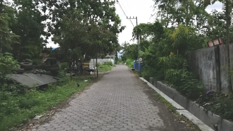 TANAH SAWAH DI JL RAYA SOLO-YOGYAKARTA KM 12