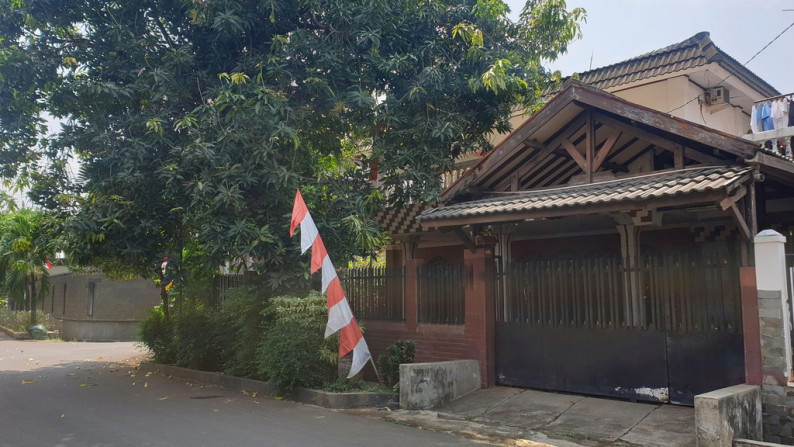 Bagus Rumah Posisi Hoek di Rawamangun Hub:0817 0120 620