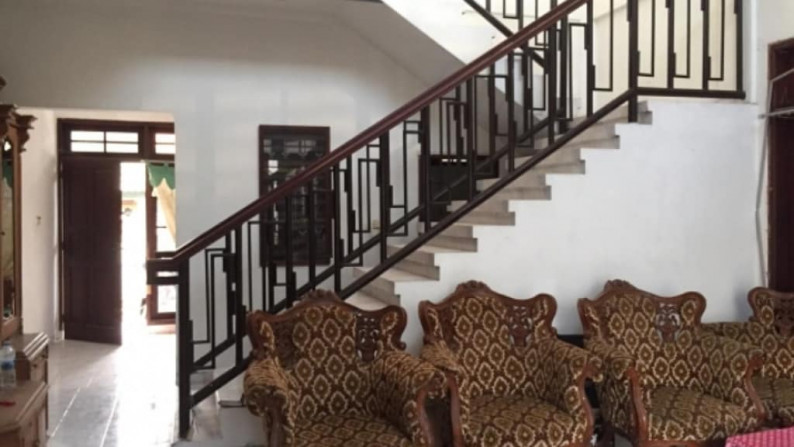 RUMAH MEWAH SEMI FURNISH, DEKAT KAMPUS AMIKOM
