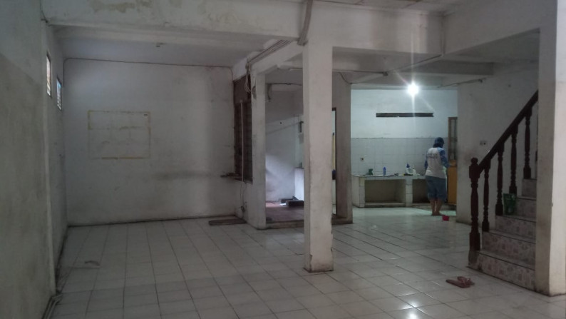 Dijual Ruang Usaha Pinggir Jalan Raya @Jl Moh Kahfi, Jagakarsa