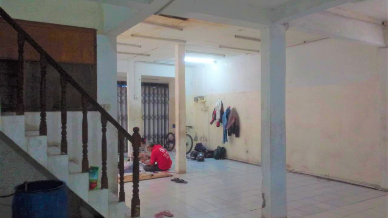 Dijual Ruang Usaha Pinggir Jalan Raya @Jl Moh Kahfi, Jagakarsa