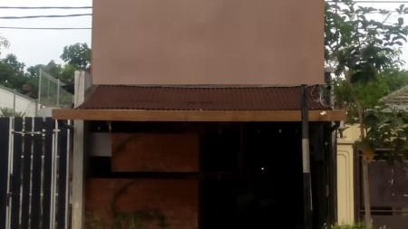 Rumah usaha 2.5 lantai jalan wijaya kusuma