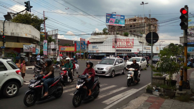TANAH DAN BANGUNAN DI PUSAT BISNIS, JL DIPONEGORO, YOGYAKARTA