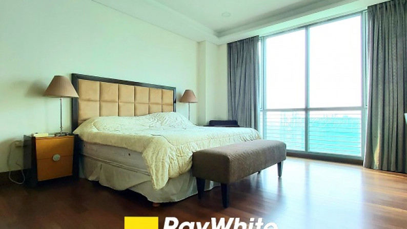 Apartemen Di Senayan City Residence, Mid Floor, Furnished, Senayan Golf View, 3 Bedrooms