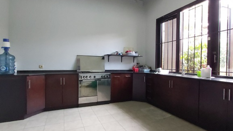 Rumah di Kebagusan Raya, Dalam Kompleks, Dekat Akses Tol JORR, Semi Furnished, 4 BR