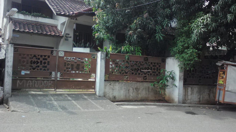 Rumah siap huni di Meruya Selatan