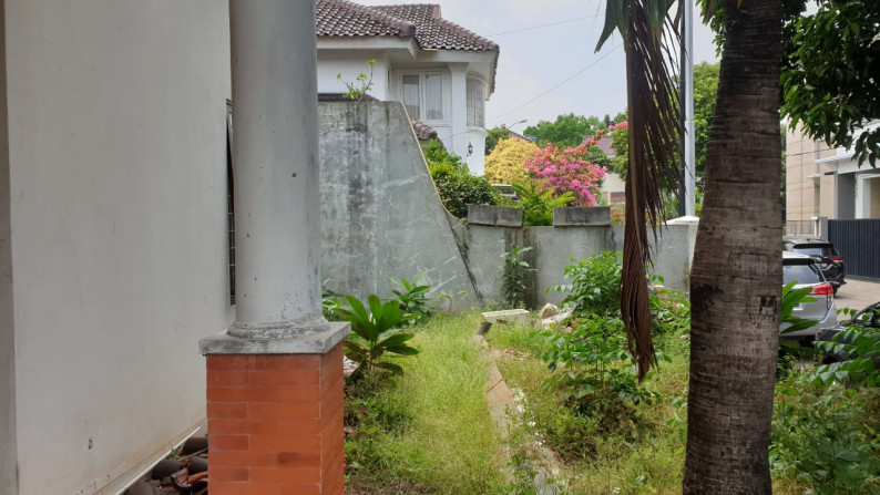 Rumah Kondisi Apa Adanya, Lingkungan Nyaman dan Asri @Cikini, Bintaro