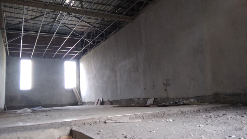 RUKO 2 LANTAI, LOKASI STRATEGIS, DI PINGGIR RINGROAD UTARA
