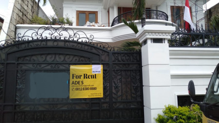 Rumah Besar Dan Bagus Disewakan Di Menteng