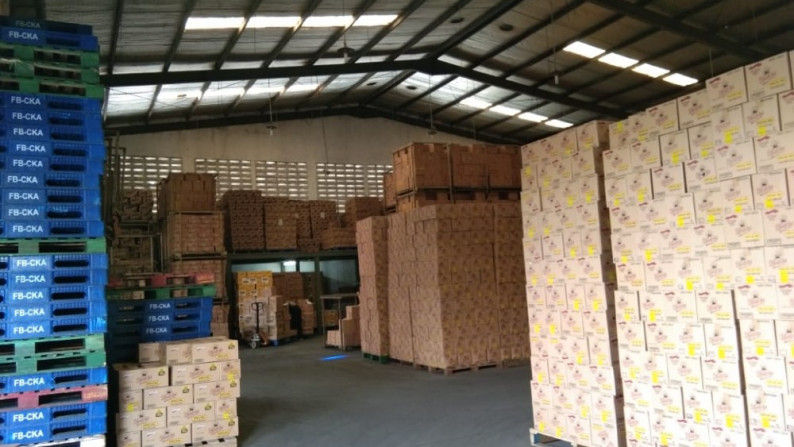[ Gudang Hoek Jababeka Jl Industri Selatan Luas 2688m2 ]