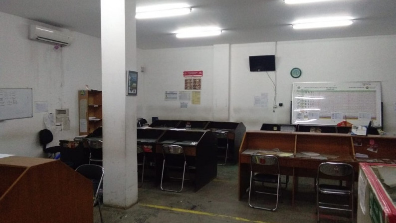 [ Gudang Hoek Jababeka Jl Industri Selatan Luas 2688m2 ]