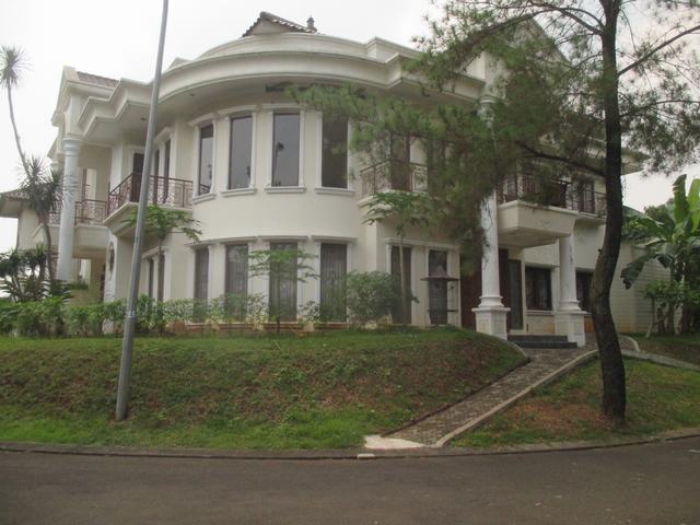 disewa rumah strategis, asri tengah kota banyak penghijauan bebas banjir murah, siap huni, taman giri loka bsd city