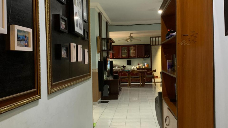 Rumah Siap huni Harga Super Murah Dengan Tanah Luas Cinere