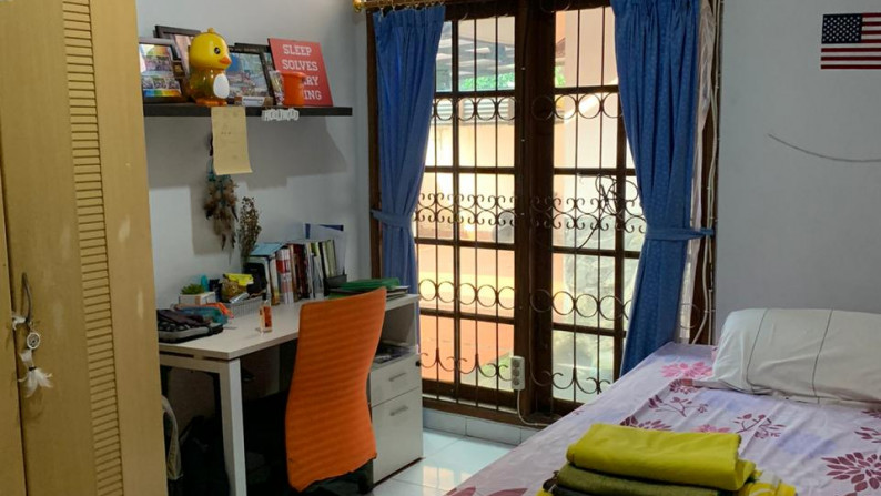 Rumah Siap huni Harga Super Murah Dengan Tanah Luas Cinere