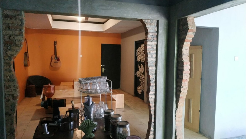 RUMAH TINGGAL DAN TEMPAT USAHA DI DEKAT KAMPUS ISI, BANTUL