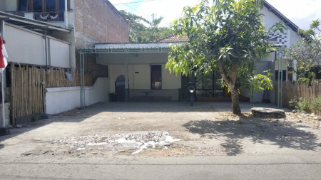 RUMAH TINGGAL DAN TEMPAT USAHA DI DEKAT KAMPUS ISI, BANTUL