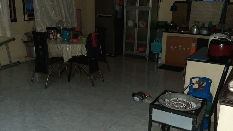 RUKO 2LANTAI DI LOKASI STRATEGIS JL MAYJEN SUTOYO
