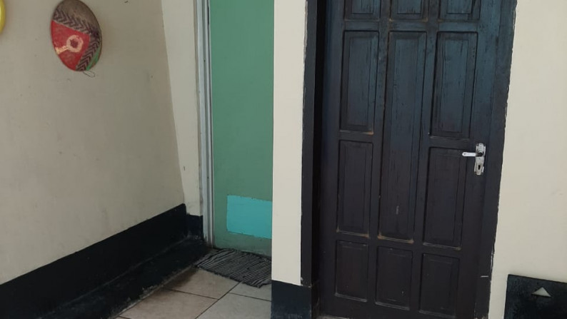 RUKO 2LANTAI DI LOKASI STRATEGIS JL MAYJEN SUTOYO