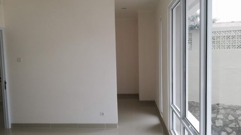 dijual cepat rumah di latigo village paramount gading serpong renovasi siap huni