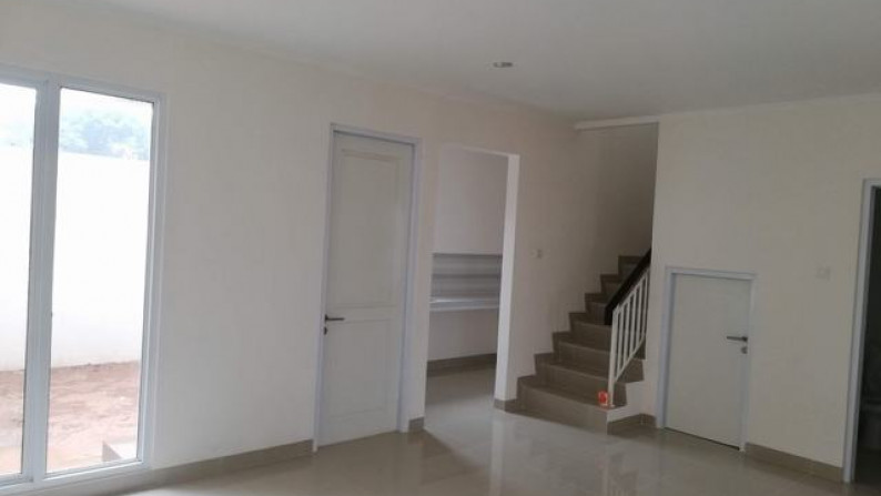 dijual cepat rumah di latigo village paramount gading serpong renovasi siap huni