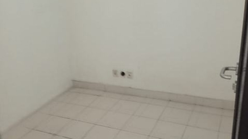 sewa ruko minimal 1 tahun, siap huni, siap pakai, siap usaha, strategis, murah bisa nego golden boulevard bsd city