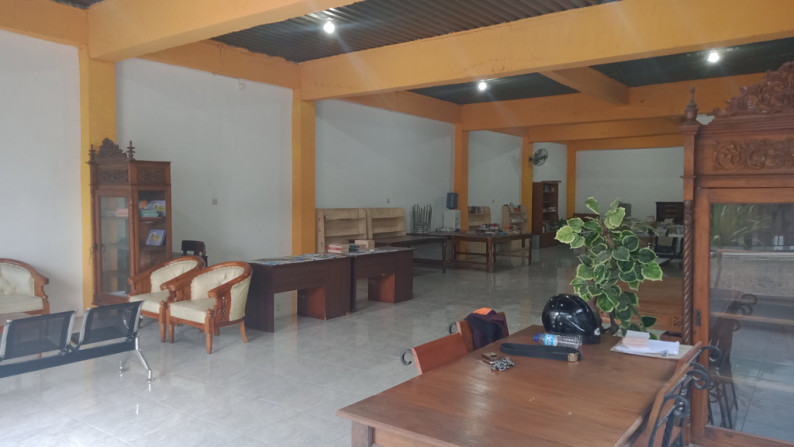 GEDUNG DI PUSAT KOTA, DI KARANGKAJEN, MERGANGSAN,YOGYAKARTA