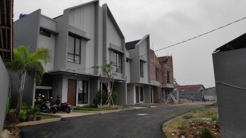 Rumah Baru Murah 2 Lantai dibawah 1 M di Golden Olive Residence Bintaro