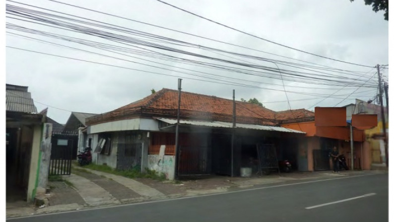 Ruang usaha ,pinggir jalan di Bintaro Jaya Jakarta Selatan