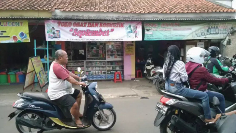 Kios Hoki Pinggir Jalan Di Pamulang