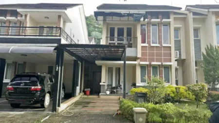Rumah badan Depan taman di Venetian The Green